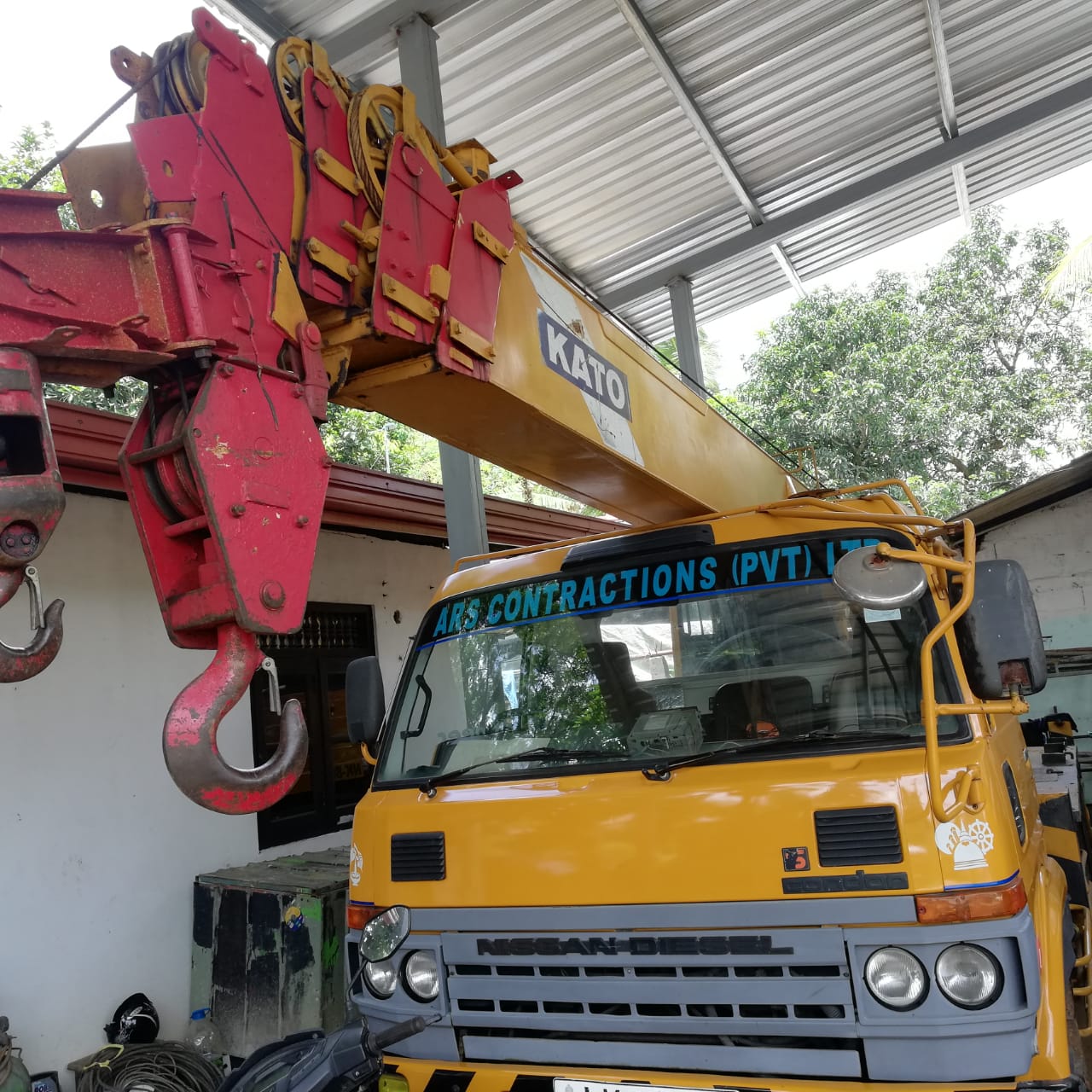 Heavy Cranes & Erection